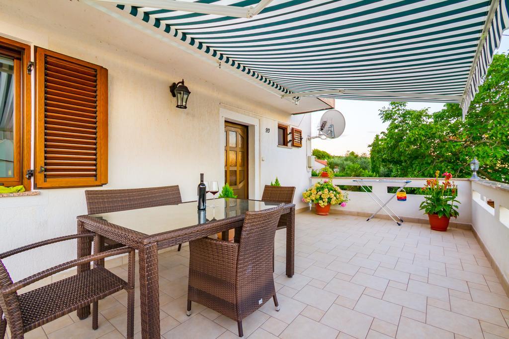 מאלינסקה Apartment Manzoni מראה חיצוני תמונה